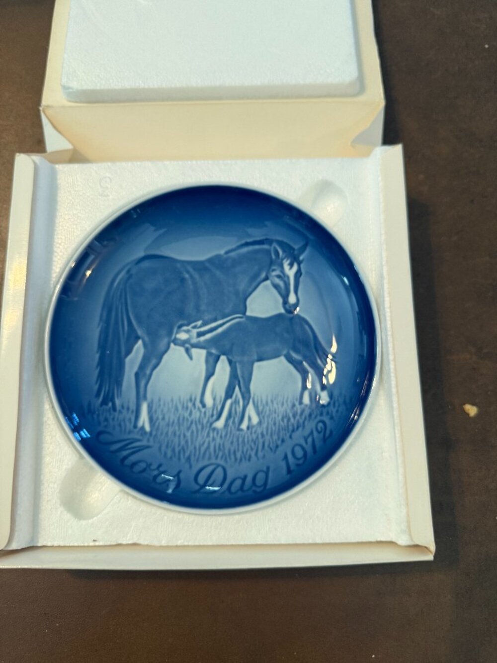 Mors Dag 1972 Mare & Foal Collector Plate Bing & Grondahl Mother's Day  (006)